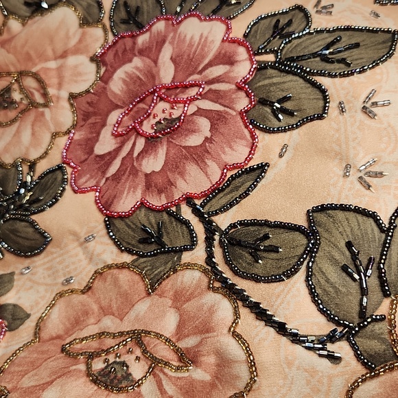 Fashion Tan/Green/Red 🌺 embellished fabric floral tote. EUC Preloved sold as is - Picture 3 of 7